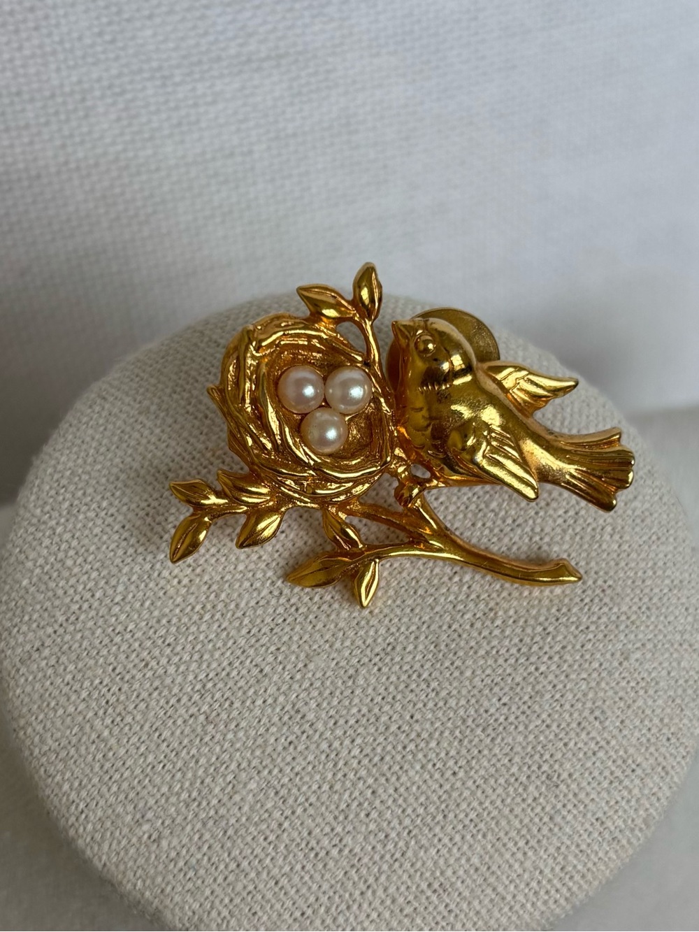 Vintage Avon Bird with Pearl Eggs in a Nest Gold Tone